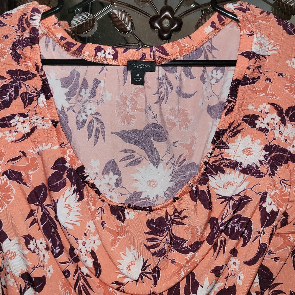 Anne Taylor blouse - Picture 3 of 3